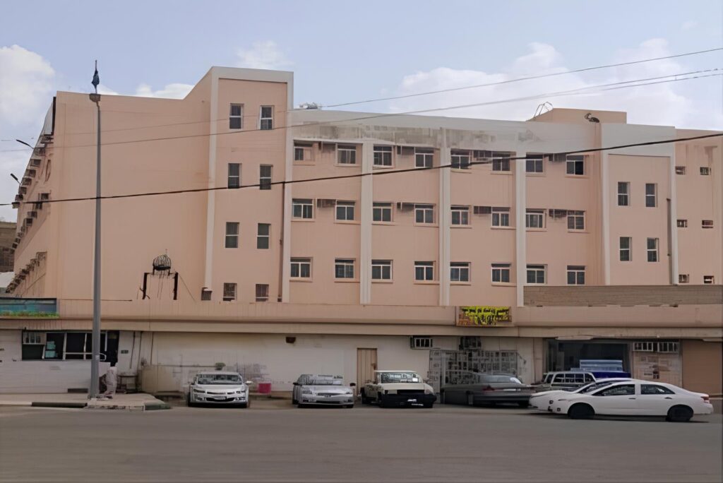 استمرار التسجيل لطلاب الصف الأول بثانوية اليمامة بمحافظة بارق